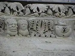 Avec un personnage féminin.