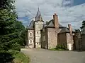 Le château de Carcé : vue extérieure d'ensemble.
