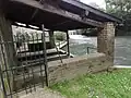 Lavoir sur le Thon.