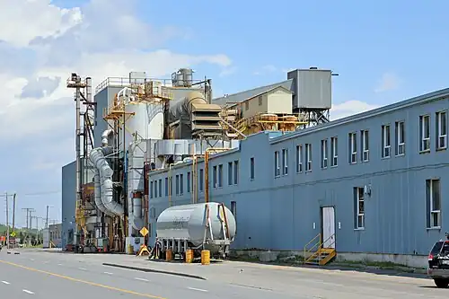 Description de l'image Building Products of Canada, 9500-9510, rue Saint-Patrick (LaSalle) (36204234785).jpg.