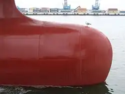 Bulbe d'étrave d'un porte-conteneurs.