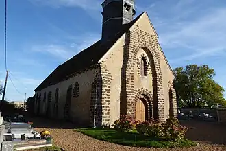 Façades ouest et nord de l'église.