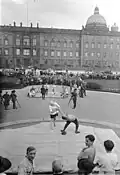 Exhibition de boxe, jiu jitsu, et d’autres sports au Lustgarten, en 1925.