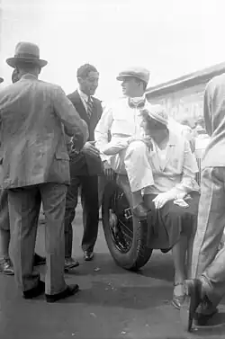  photo de Rudolf Caracciola et sa première épouse, Charlotte en 1931