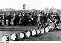Parade du 9e bataillon de police de réserve avant son départ comme force d'occupation en Norvège, 9 mai 1940.