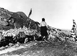 Cairn au passage du col&nbsp;de Nathu (Ernst Schäfer, 1939).