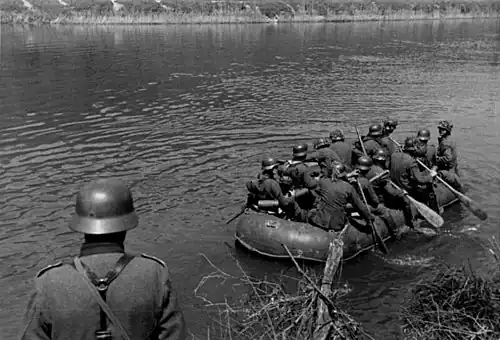Franchissement de la Meuse à Aiglemont le 14 mai.