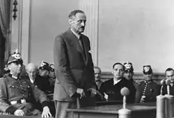 Photographie en noir et blanc d'Ulrich von Hassell lors de son procès