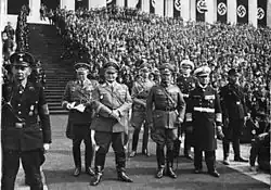 photographie en noir et blanc de Hermann Göring, au centre de l'image, au congrès du parti nazi de 1936