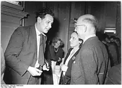 Description de cette image, également commentée ci-après