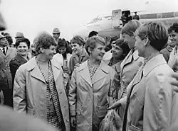 Description de l'image Bundesarchiv Bild 183-G1030-0022-001, Berlin, DDR-Olympioniken zurückgekehrt.jpg.