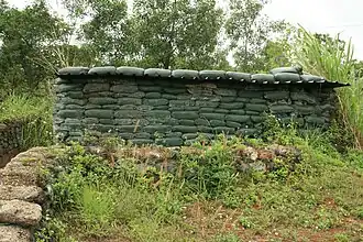 Vue extérieure d'un bunker restauré à Khe Sanh