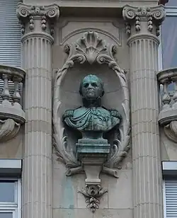 Buste du général Drouot sur la façade de son hôtel particulier de Nancy.