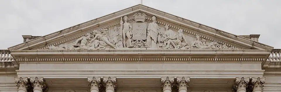 Fronton de l'hôtel de ville de Lisbonne.