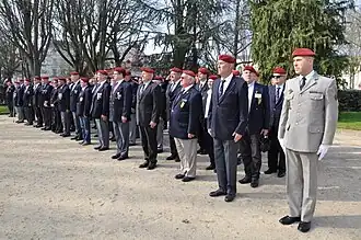Cérémonie des anciens du 9e&nbsp;régiment de chasseurs parachutistes à Laval (mars 2012).