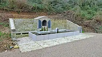 La fontaine du bas.