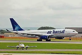 C-GITS, l'Airbus A330 d'Air Transat impliqué, ici à l'aéroport de Manchester en mai 1999 (2 ans avant l'incident).