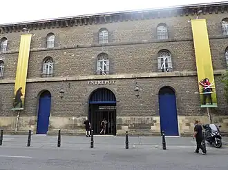 Entrée du CAPC rue Ferrère.