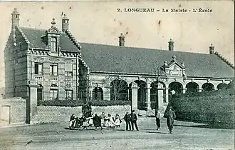 La mairie-école, avant la Première Guerre mondiale.