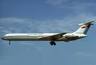 CCCP-86671, l'Iliouchine Il-62 d'Aeroflot impliqué, photographié en août 1972, deux mois avant l'accident.