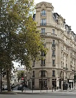 Immeuble d'angle des rues Abel (n°10, 12) et Legraverend.