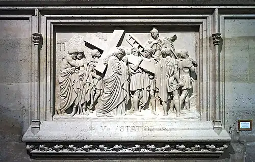 La 5e station du Chemin de croix (Simon aide Jésus à porter la Croix).