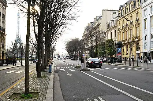 Vers la place de l'Alma.