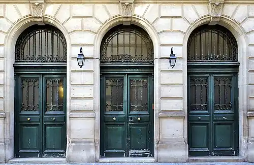 Portes de la synagogue.
