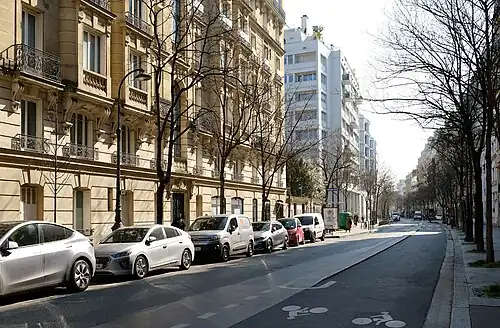 Vers la porte de Saint-Cloud.