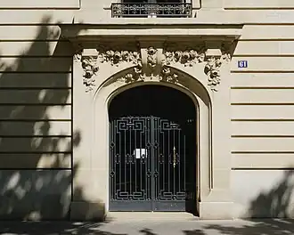 No&nbsp;61 : immeuble réalisé en 1914-1916 (architecte René Degeorge).