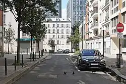 À gauche, les trois branches de la rue Baudoin, au centre, la rue Zadkine qui prolonge l'une de ses branches et à droite, la rue vue depuis la rue Zadkine.
