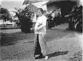Une dame néerlandaise en kebaya, à Bogor, en 1904.