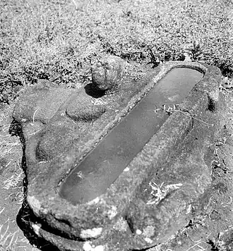 Auge en pierre dans un jardin à Pagar Alam (1939)