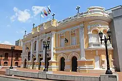 Description de l'image CONTRASTES.JPG.