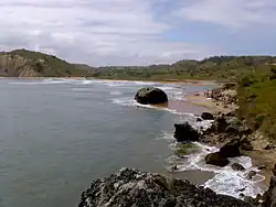 Plage sur l'océan Atlantique près de Cabo Ledo&nbsp;(pt).