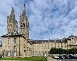 Depuis l'impasse Duc-Rollon ; raccord avec le pavillon d'entrée.