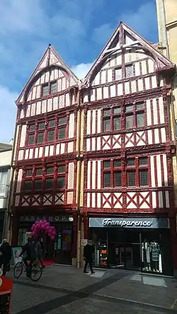 nos 52-54 rue Saint-Pierre, XVIe siècle