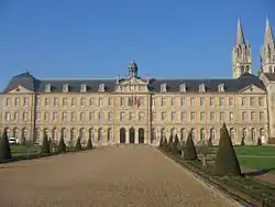 L'abbaye aux Hommes, hôtel de ville depuis 1961.