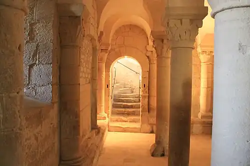 Entrée de la crypte.