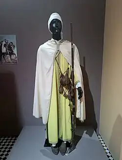 "caftan" ou "djellaba" marocain avec  "selham mekhzani" du XIX siècle.