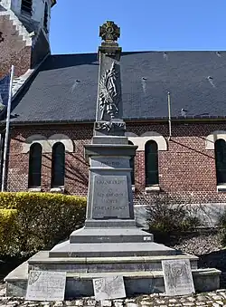 Le monument aux morts.