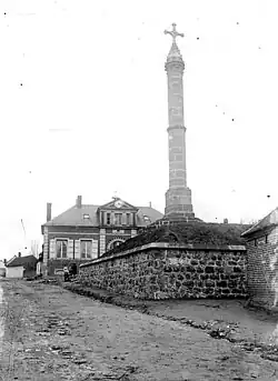 Le calvaire restauré fin XIXe&nbsp;siècle, début XXe&nbsp;siècle