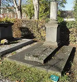 3. tombe de Paul Bezin