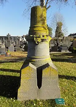 41. Monument Durieux.