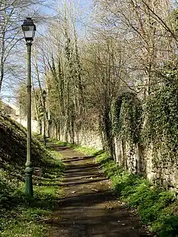 La Rue des Carrières