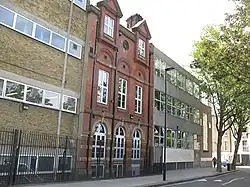 Description de l'image Camden School for Girls, Sandall Road, NW1 - geograph.org.uk - 1404448.jpg.