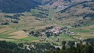 Les villages de Camurac et Comus vus depuis le Pla de l'Homme.