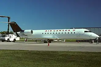 C-FSKI, l'appareil impliqué, ici à l'aéroport international Montréal-Mirabel en mai 1995