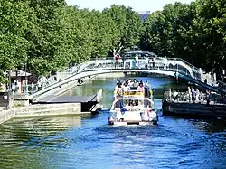 Vue vers le pont Bernadette-Lafont.