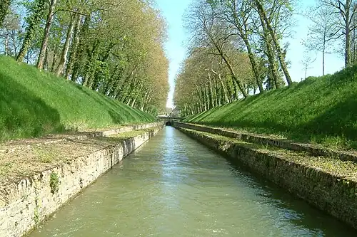 Entrée du tunnel à Pouilly-en-Auxois.